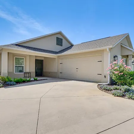 Less Than 1 Mi To Brownwood Paddock Square Home With Patio!